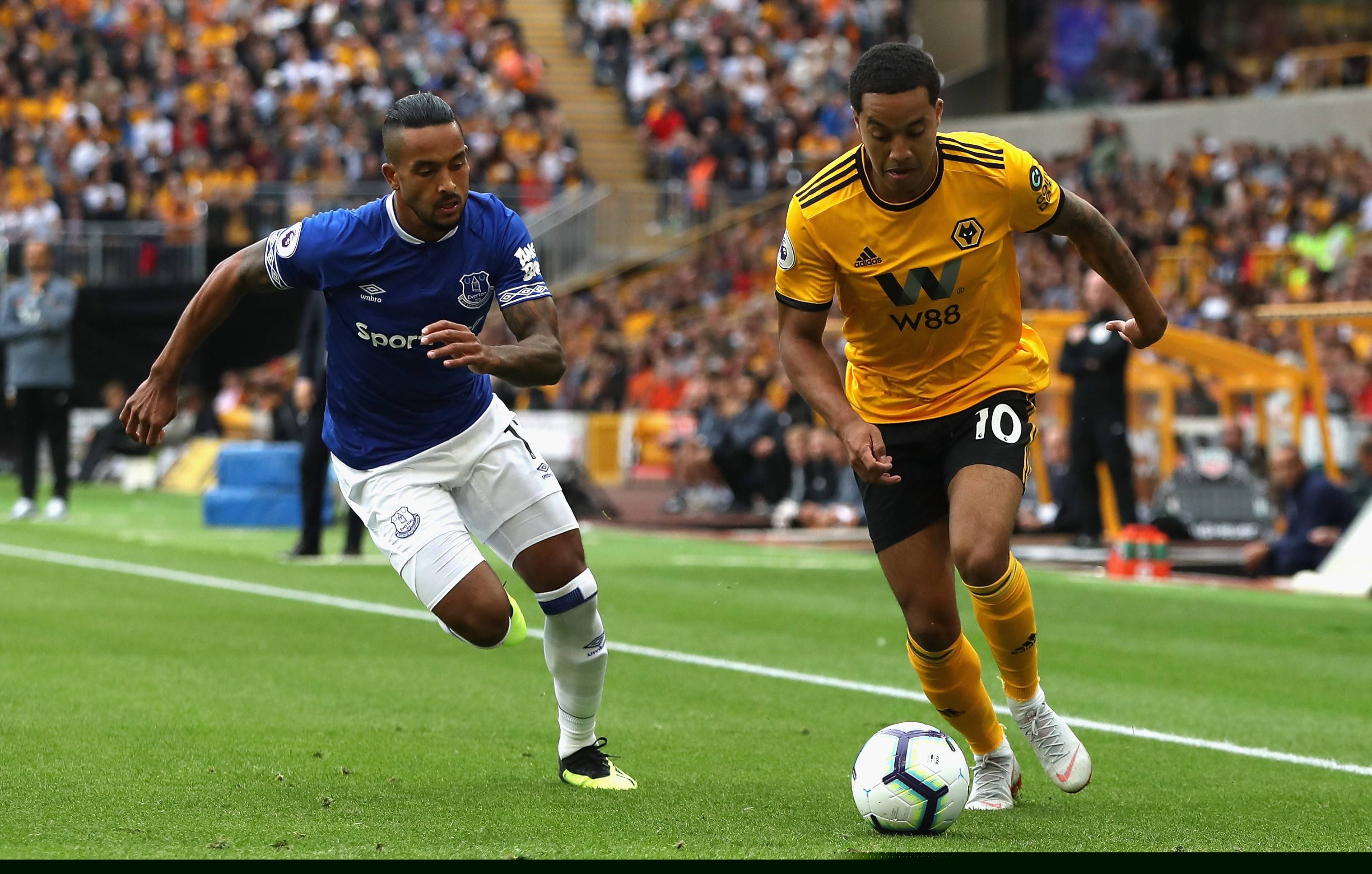 全天候室外运动木地板篮球场在河北衡水中学建成